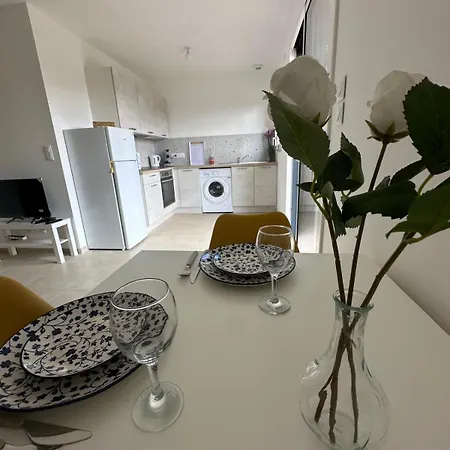 La Maison Dans La Prairie Fleurie, Espace Et Calme